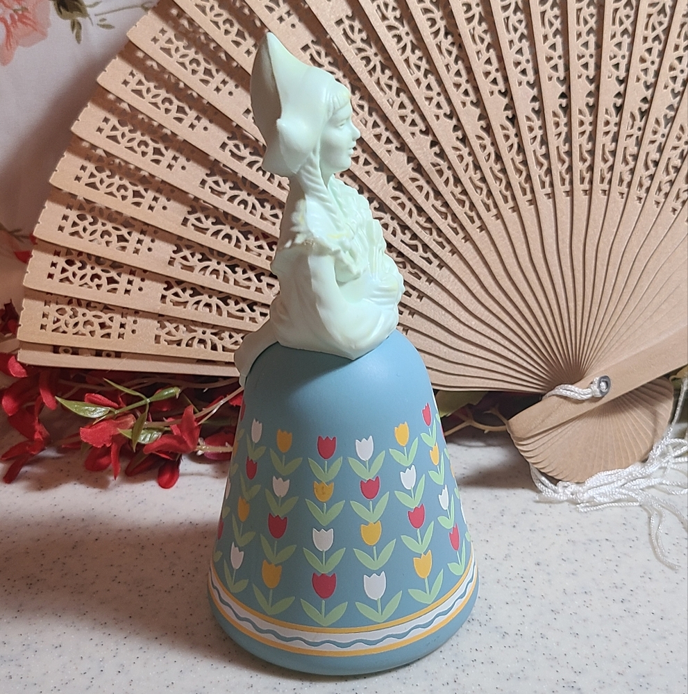 Vintage Ceramic Bell with Floral Design Collectible Empty Avon Bottle fo… - Picture 9 of 9